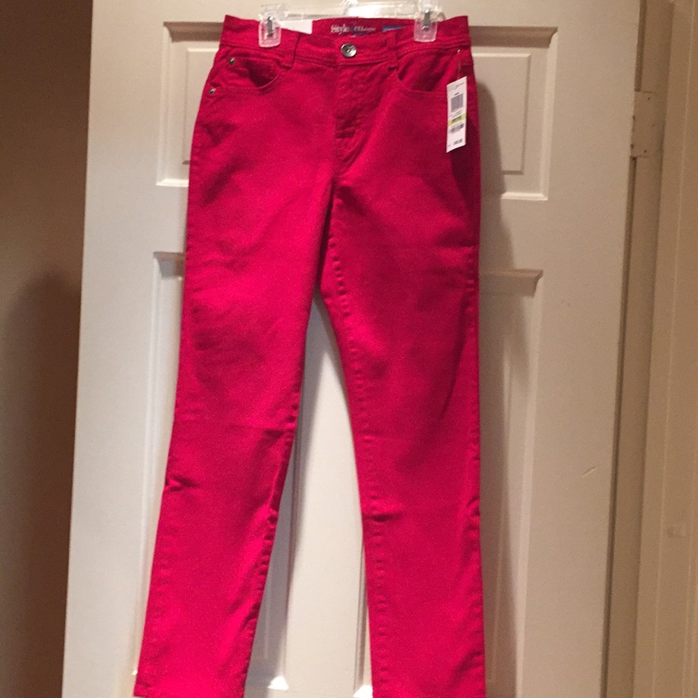 Women’s petite red jeans. NWT.